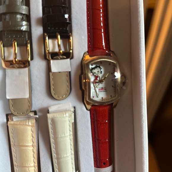 Limited Edition Betty Boop Invicta Watch - Picture 4 of 4